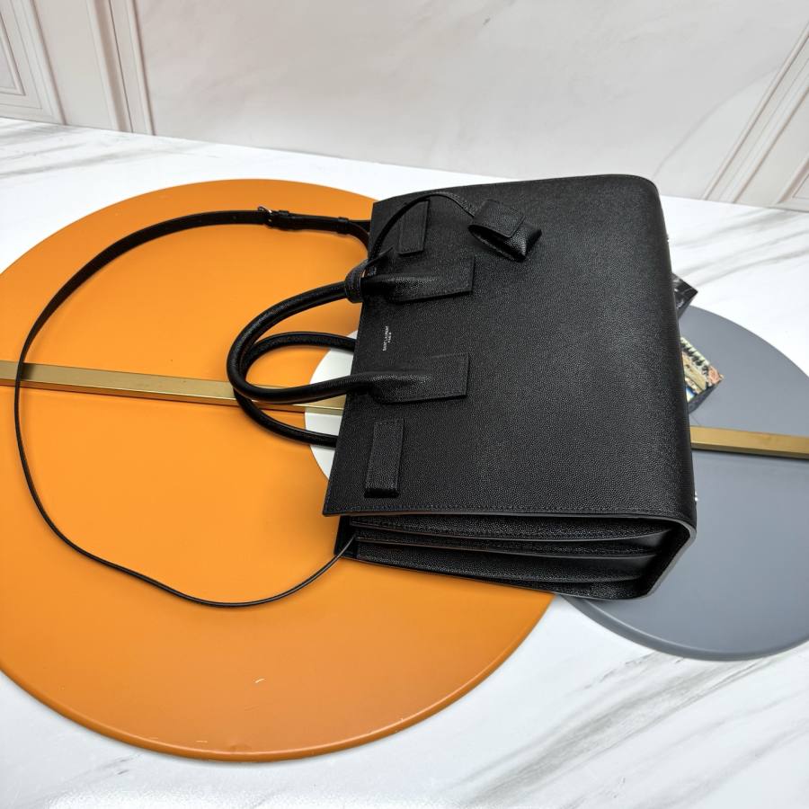 Saint Laurent Sac de Jour Small 32 x 24 x 16 657A