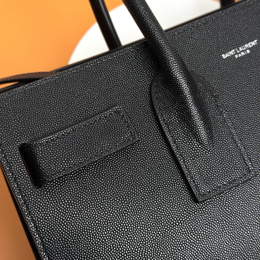 Saint Laurent Sac de Jour Small 32 x 24 x 16 657A