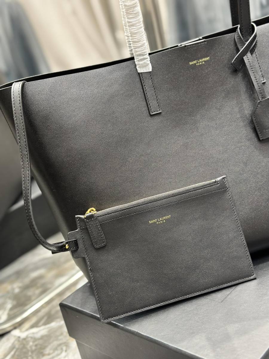 Saint Laurent Shopping Tote D2F0