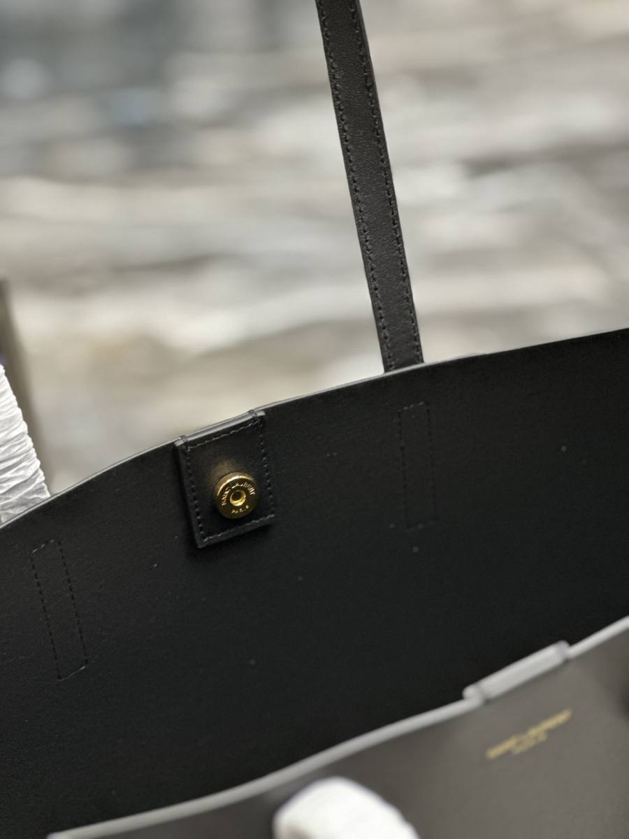Saint Laurent Shopping Tote D2F0