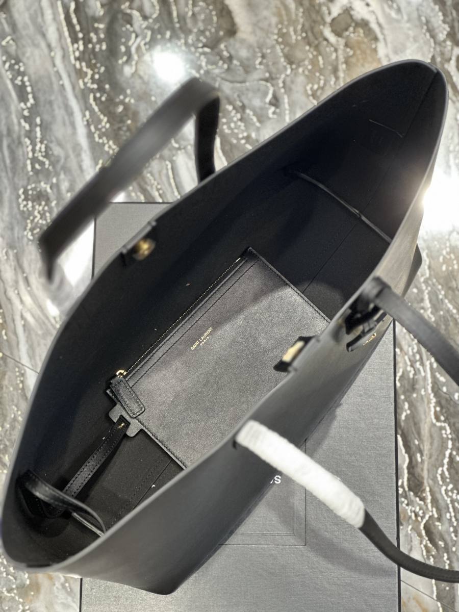 Saint Laurent Shopping Tote D2F0