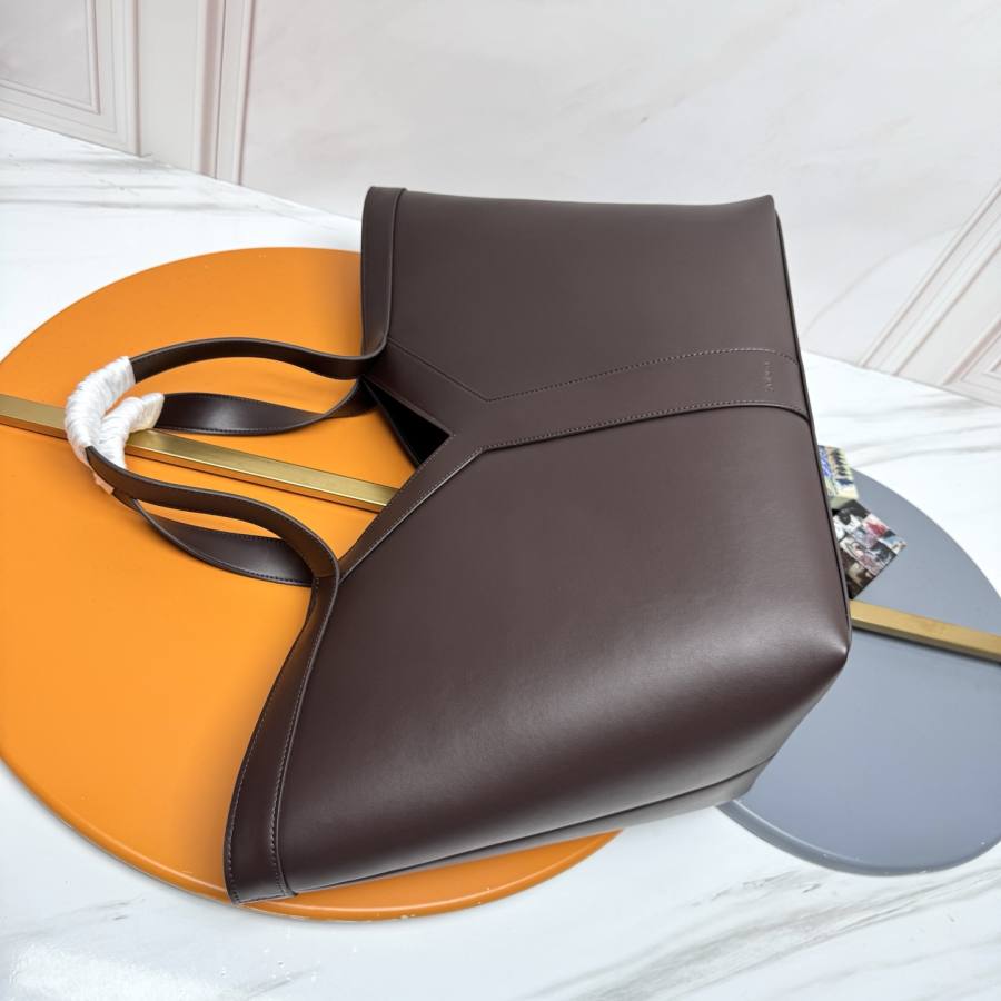 Saint Laurent Y Tote 2189
