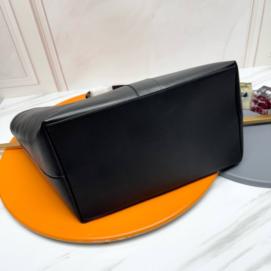 Saint Laurent Y Tote E159