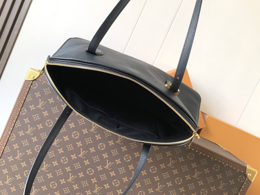 Louis Vuitton Alma BB M26257 23.5 x 17.5 x 11.5 7FDB