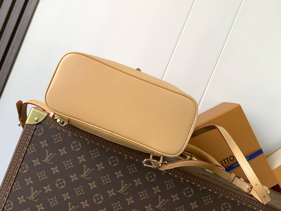 Louis Vuitton Backpack M14653 5408