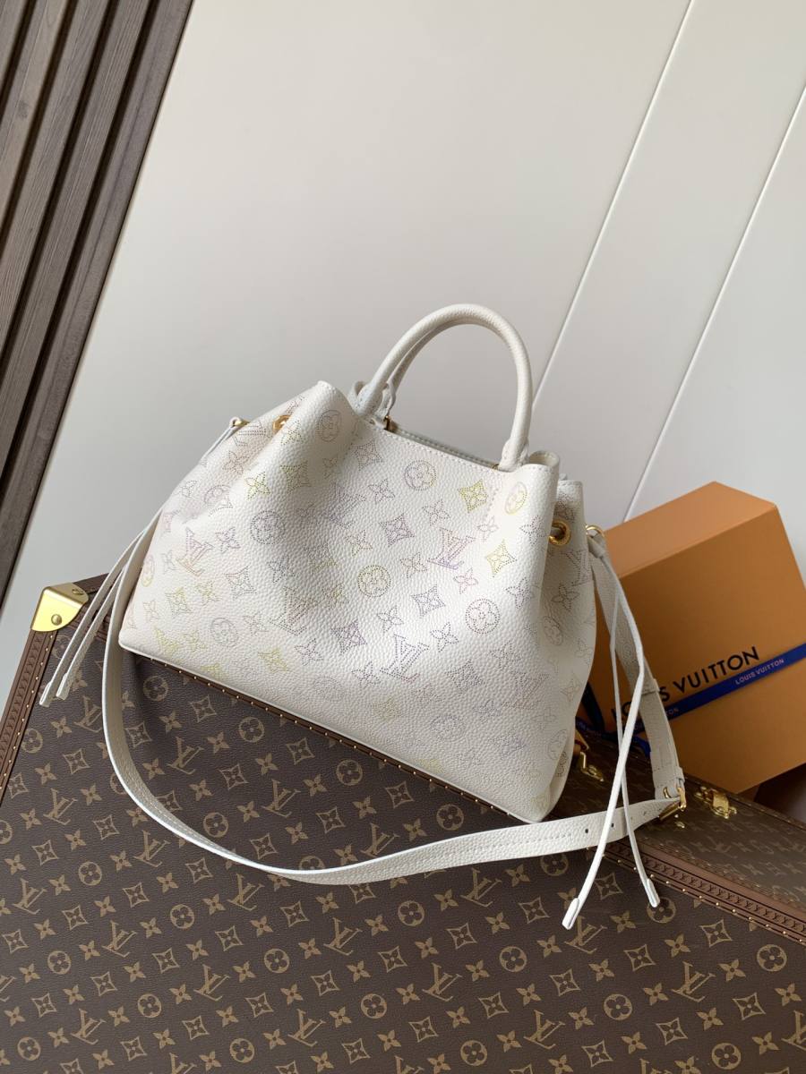 Louis Vuitton Bella Tote M59203 36 x 28 x 14 E68F