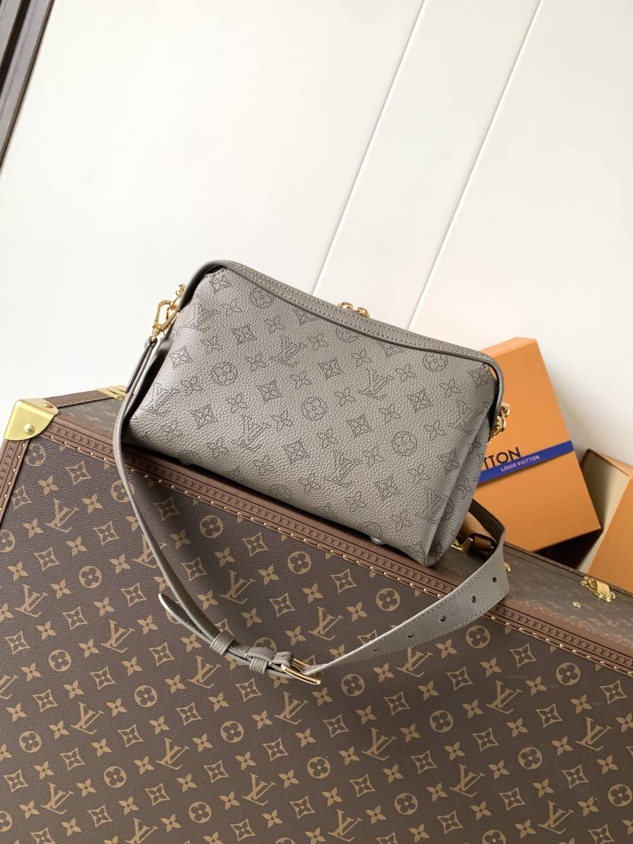 Louis Vuitton Bloom Mini Hobo M13157 20 x 12 x 8 A9EE