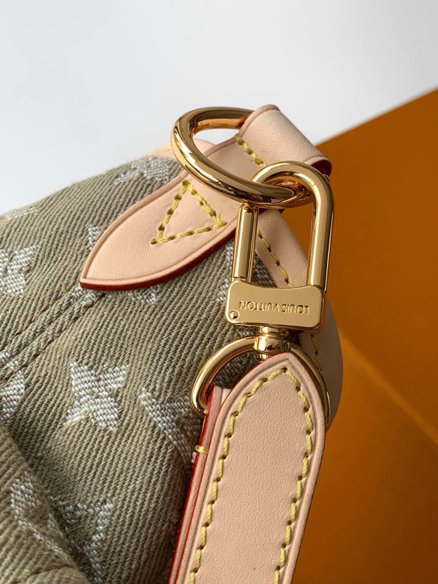 Louis Vuitton CarryAll MM M27623 36 x 28 x 16 3734