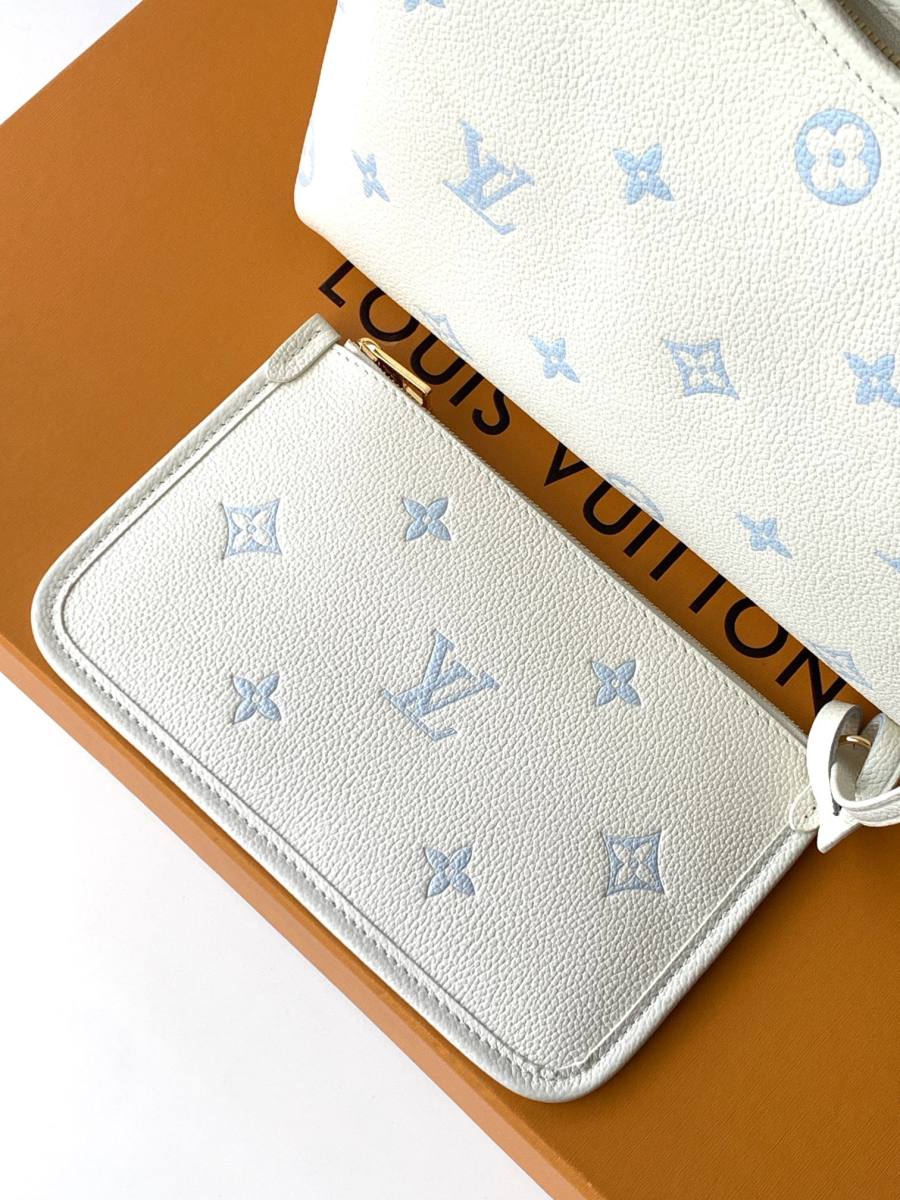 Louis Vuitton CarryAll PM M27573 30 x 24 x 14 F6A1