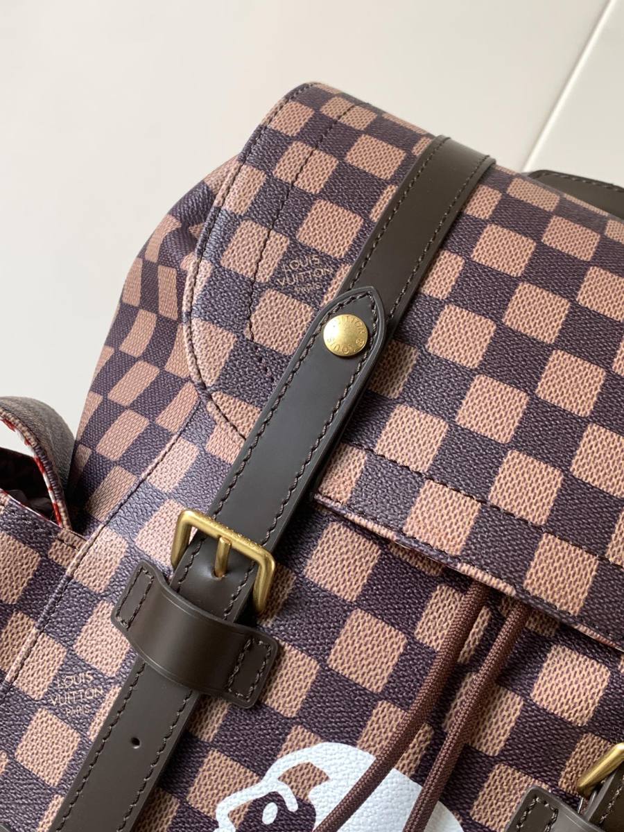 Louis Vuitton Christopher PM 32 x 41 x 15 1702