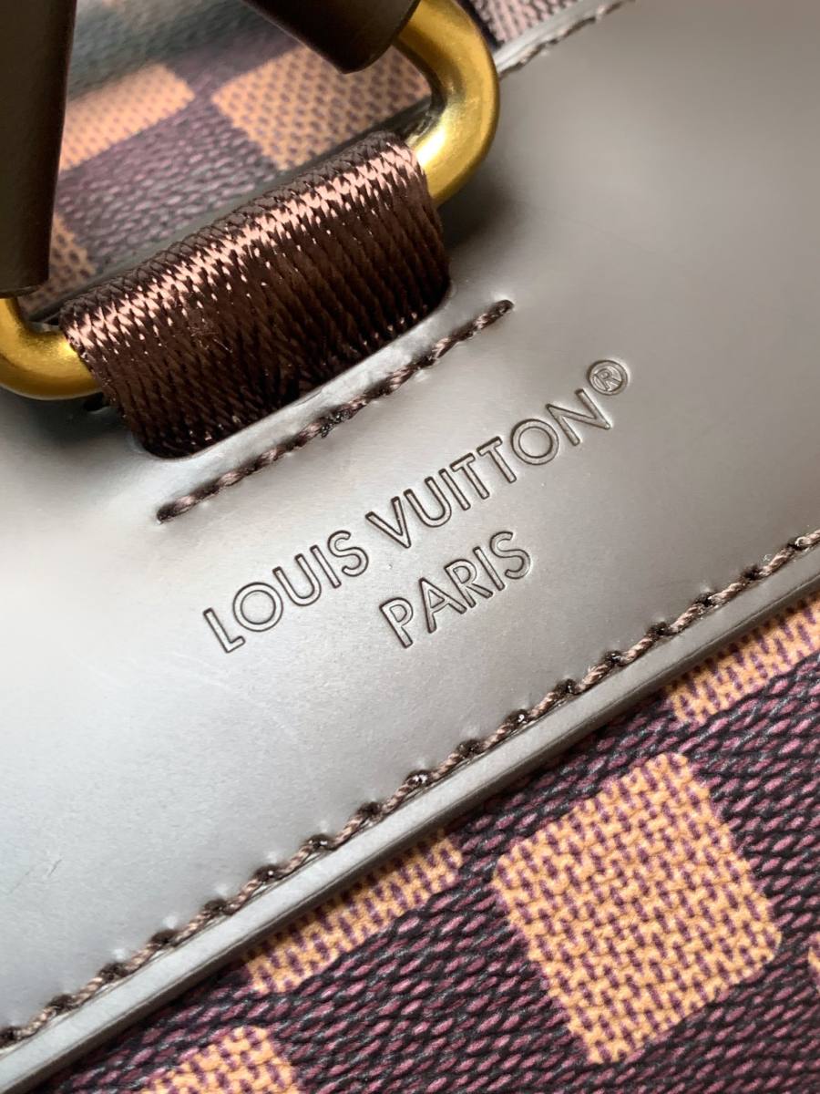Louis Vuitton Christopher PM 32 x 41 x 15 1702