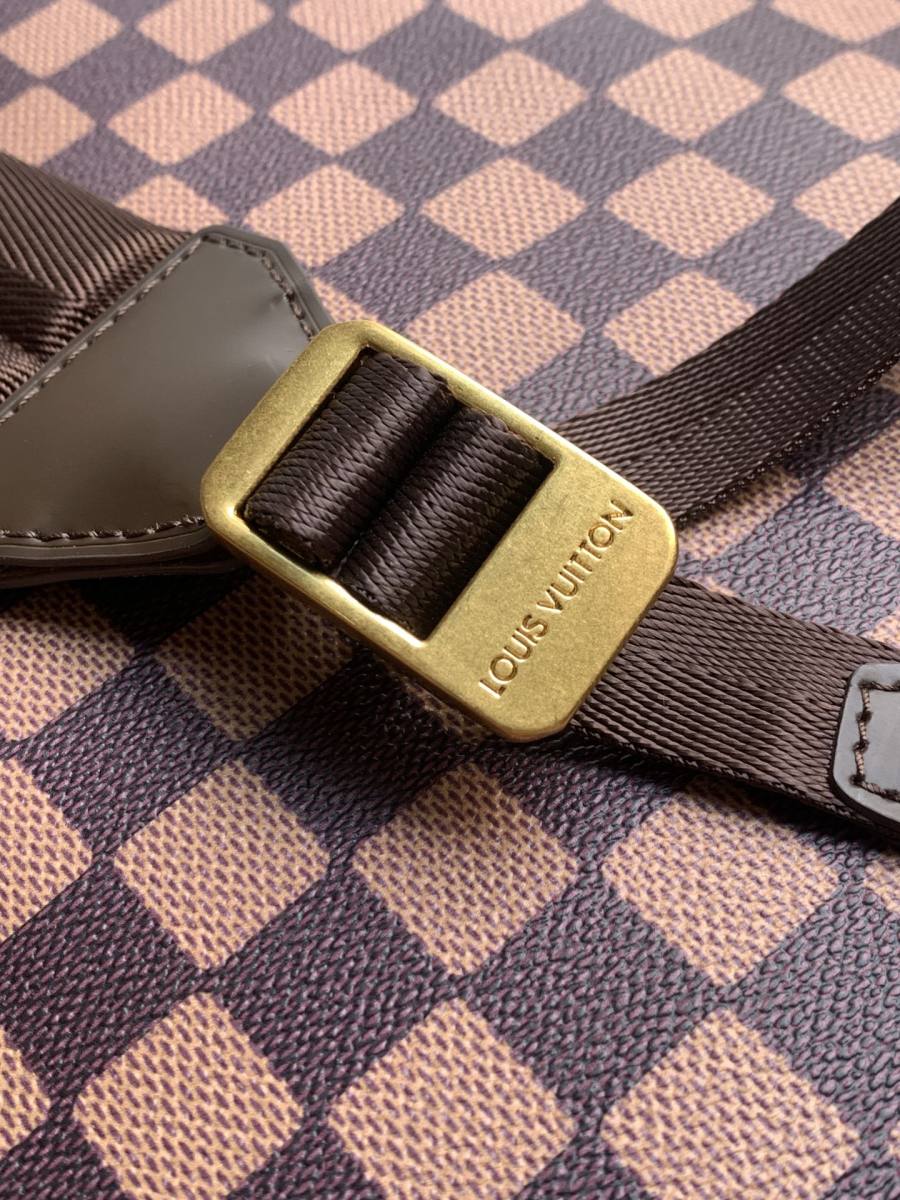Louis Vuitton Christopher PM 32 x 41 x 15 1702