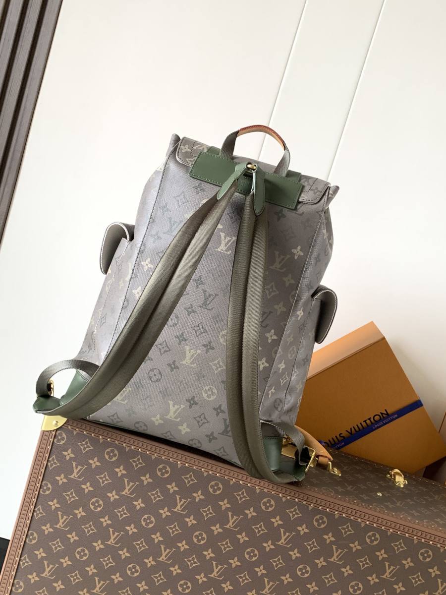 Louis Vuitton Christopher PM M27080 32 x 41 x 15 7107