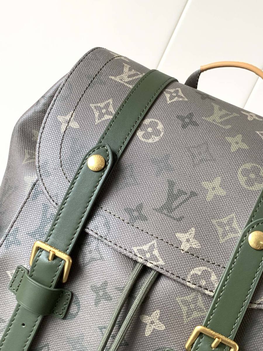 Louis Vuitton Christopher PM M27080 32 x 41 x 15 7107