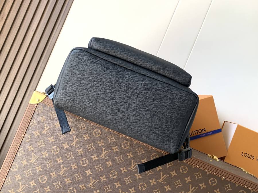 Louis Vuitton Discovery PM Backpack M15259 29 x 40 x 20 628C