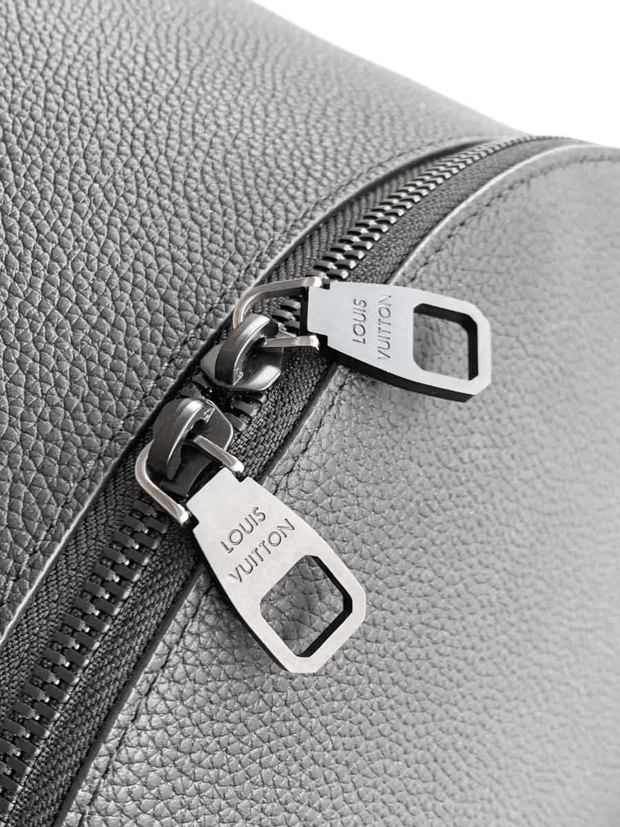 Louis Vuitton Discovery PM Backpack M15259 29 x 40 x 20 628C