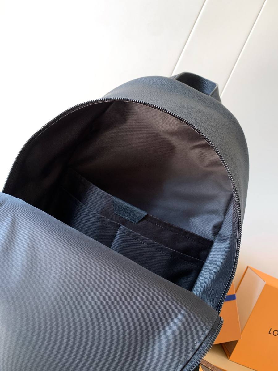 Louis Vuitton Discovery PM Backpack M15259 29 x 40 x 20 628C