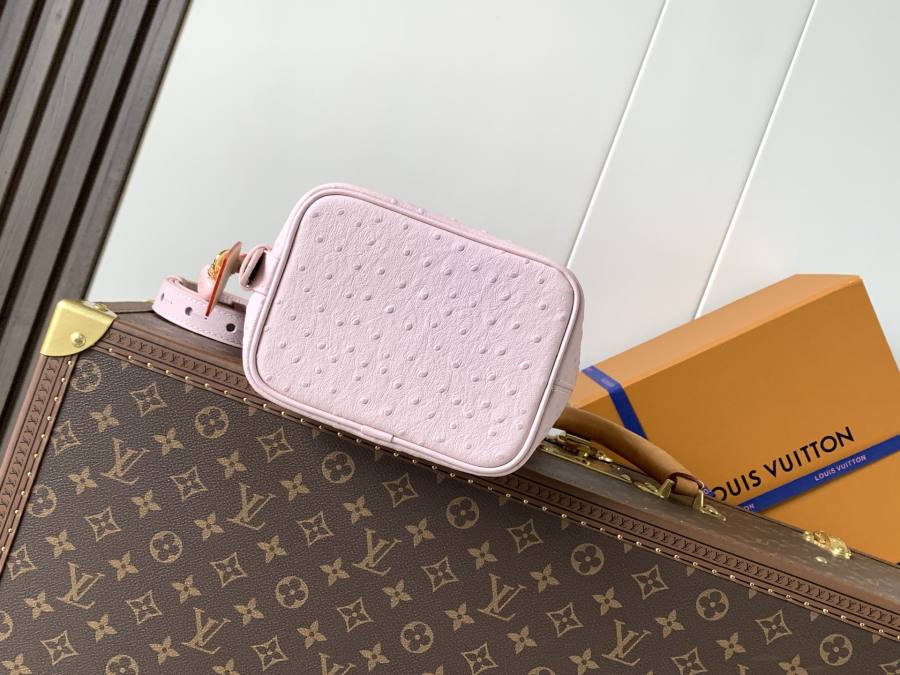 Louis Vuitton Handbag M12925 FD4D