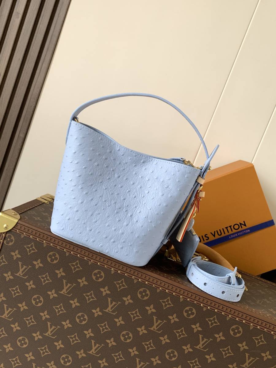 Louis Vuitton Handbag M13480 5976