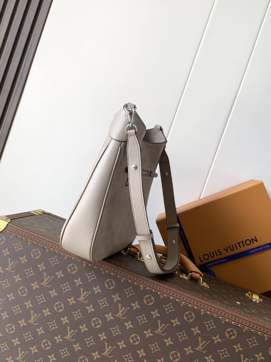 Louis Vuitton Handbag M14617 4EAA