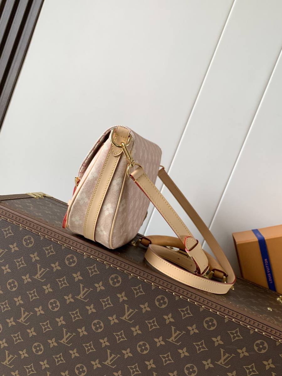 Louis Vuitton Handbag M15134 Escape 5428