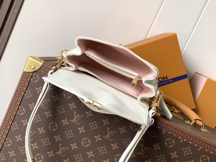 Louis Vuitton Handbag M23081 D353