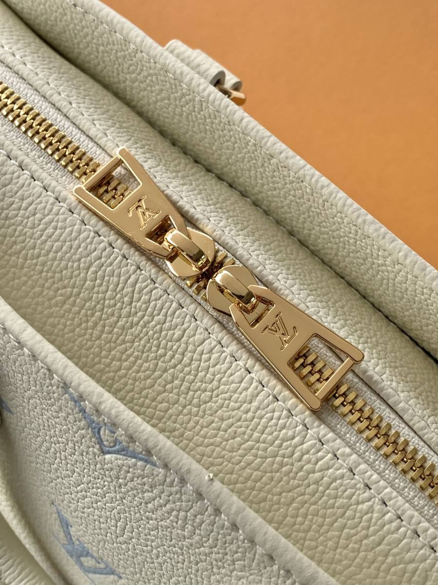 Louis Vuitton Handbag M23641 7F92