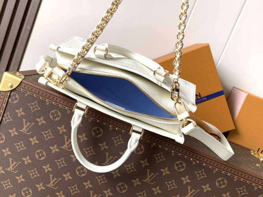 Louis Vuitton Handbag M23641 7F92