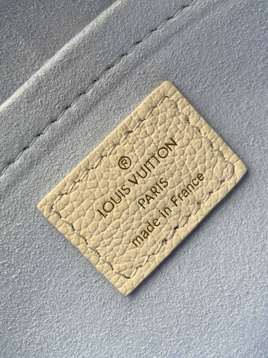 Louis Vuitton Handbag M23641 7F92