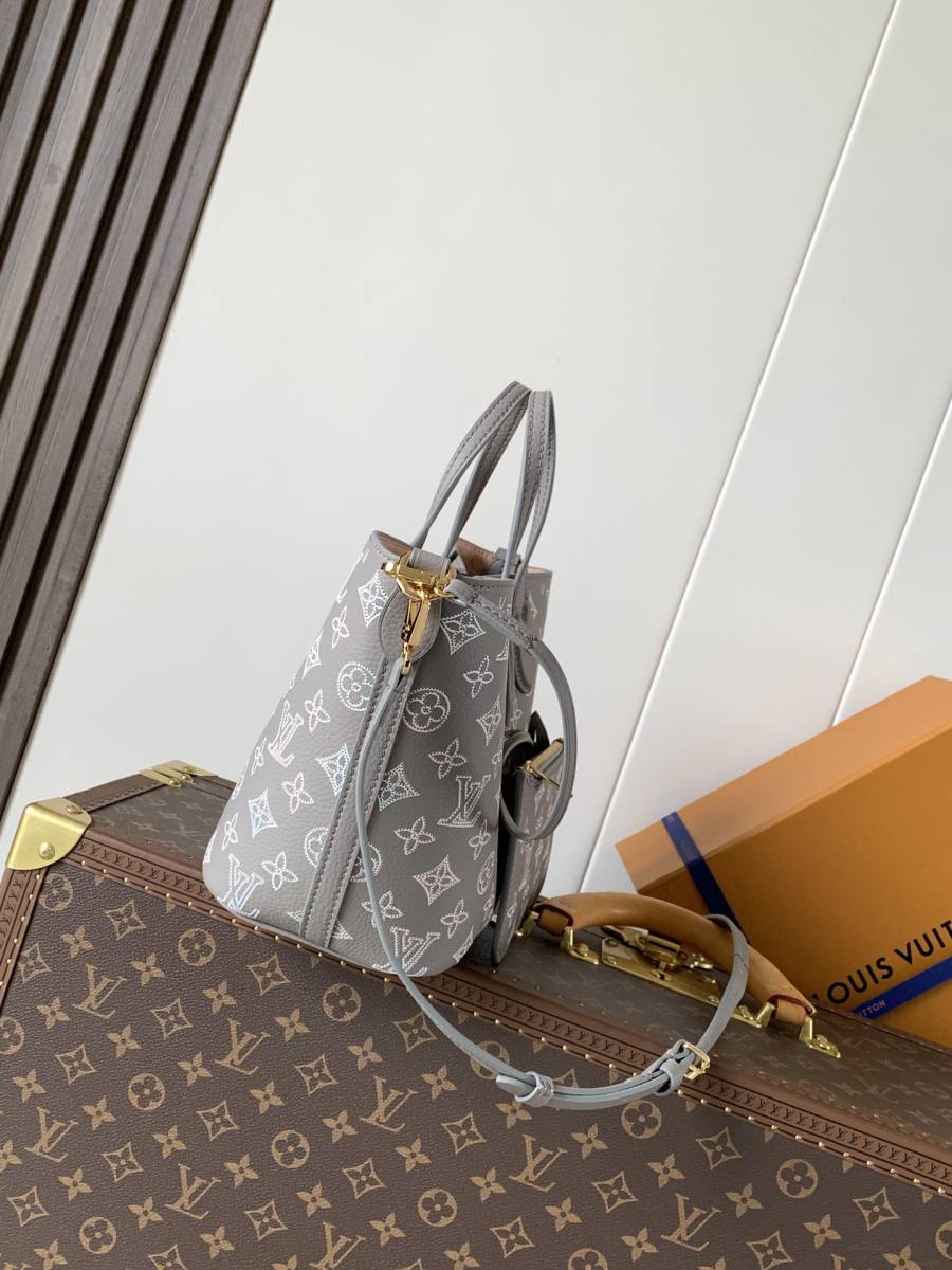 Louis Vuitton Handbag M23758 61ED