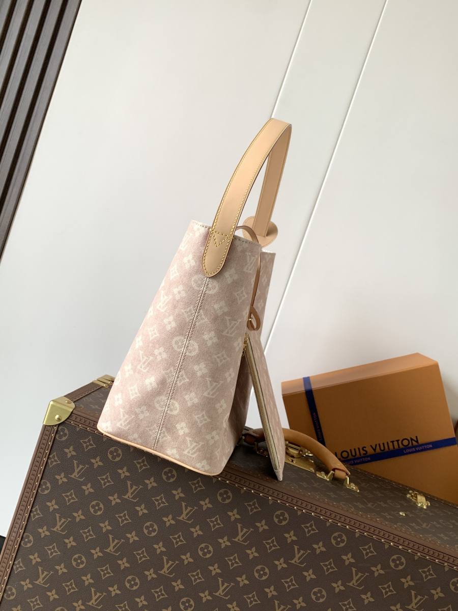 Louis Vuitton Handbag M25727 1798