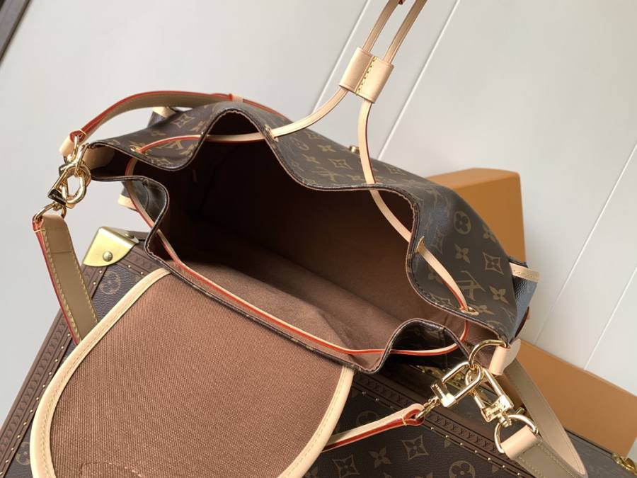 Louis Vuitton Handbag M26040 F99C