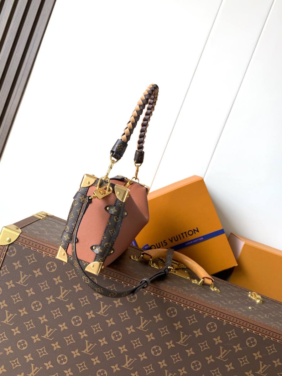 Louis Vuitton Handbag M27435 585D