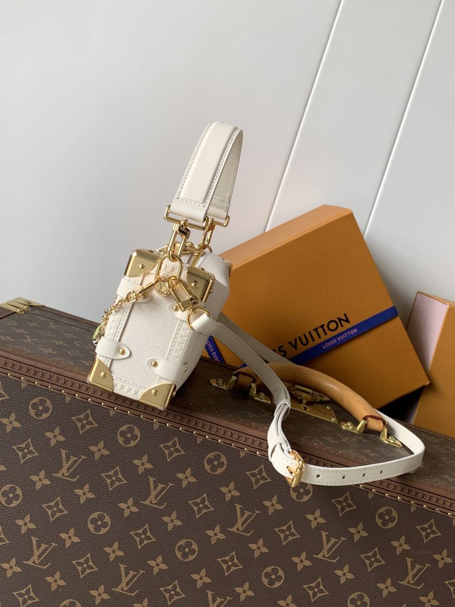 Louis Vuitton Handbag M27438 FF36