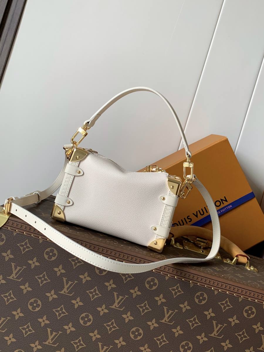 Louis Vuitton Handbag M27438 FF36