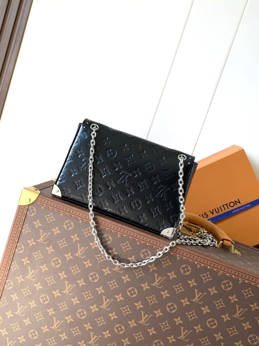 Louis Vuitton Handbag M28137 1A3E