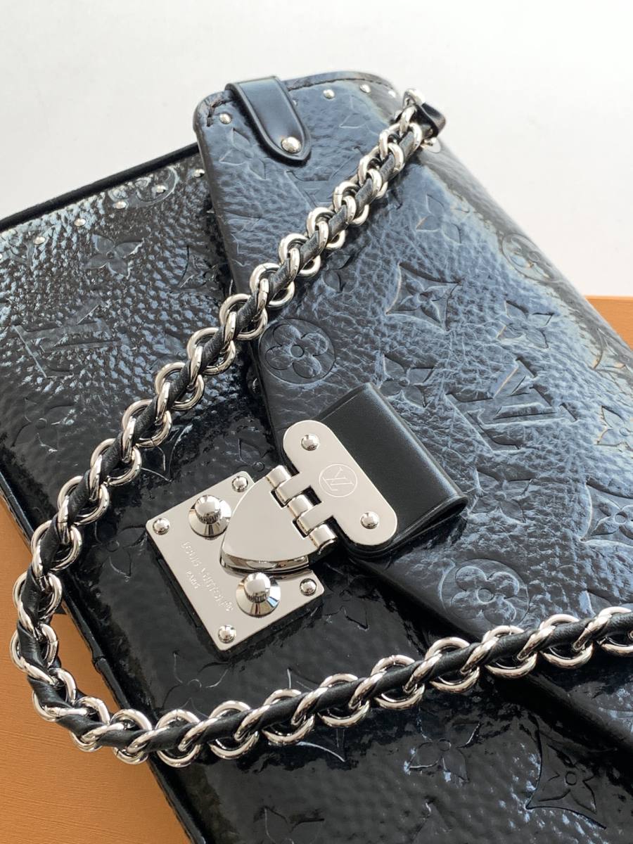 Louis Vuitton Handbag M28137 1A3E