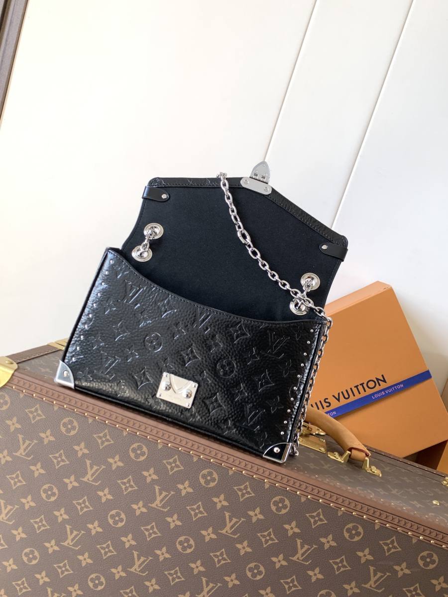Louis Vuitton Handbag M28137 1A3E