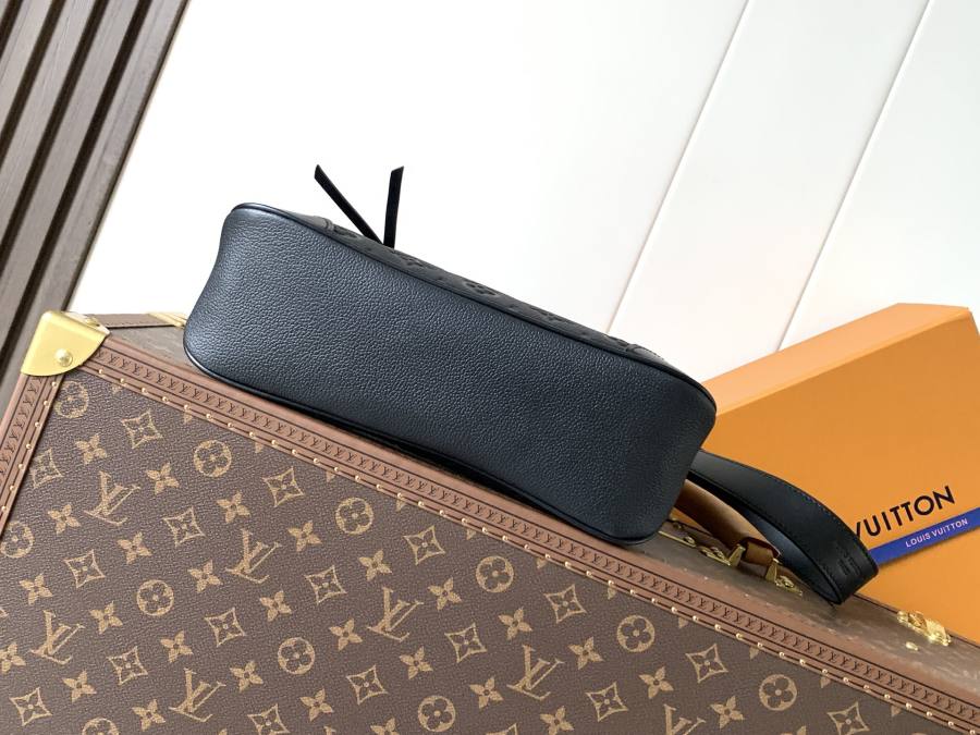 Louis Vuitton Handbag M29153 0030