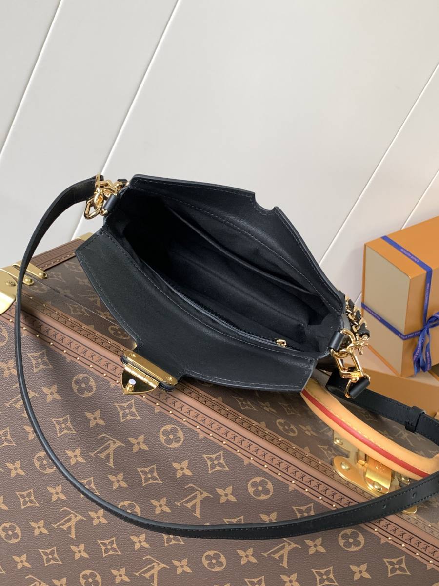 Louis Vuitton Handbag M46659 BDE4