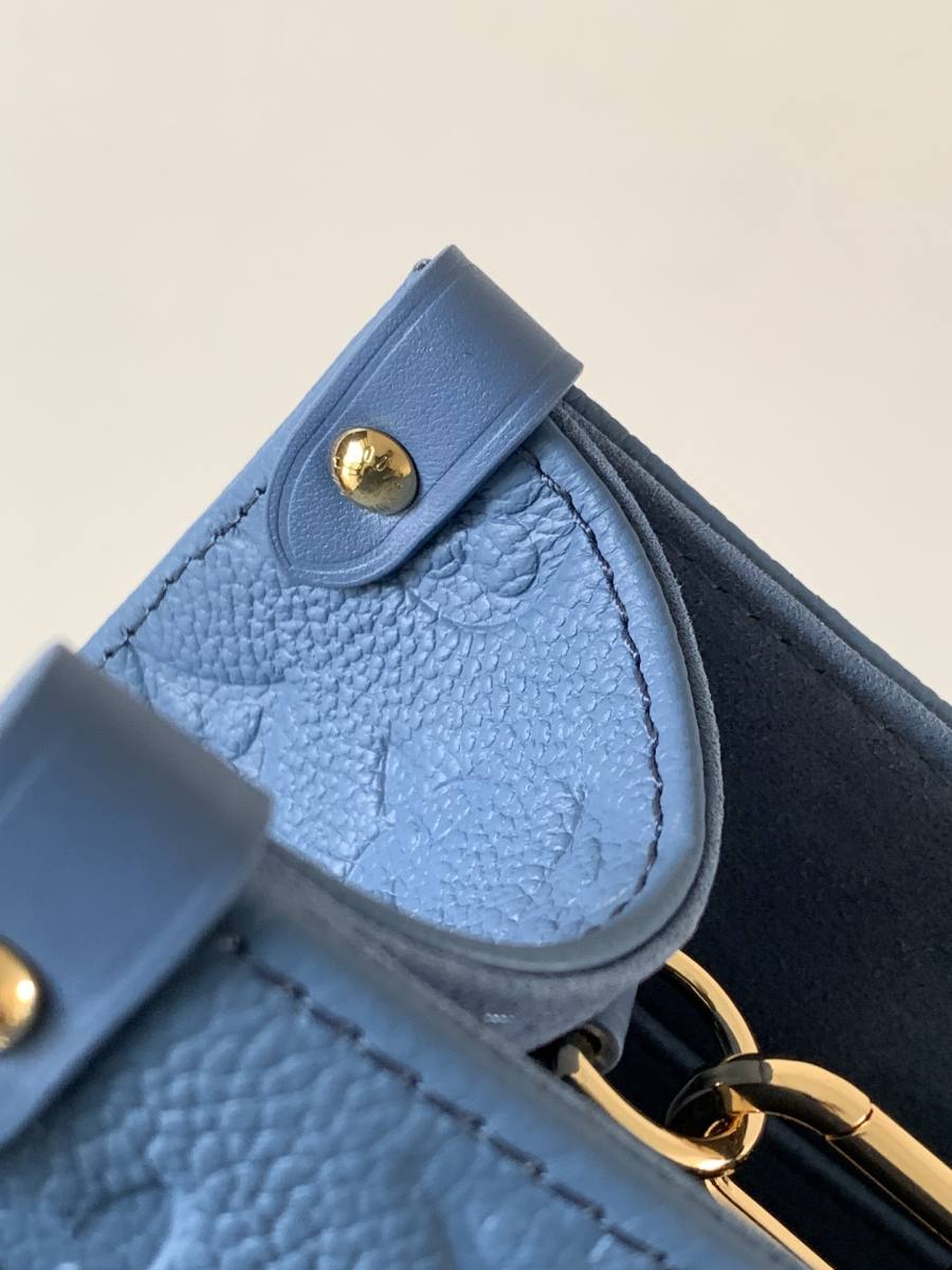 Louis Vuitton Handbag M46833 9D42