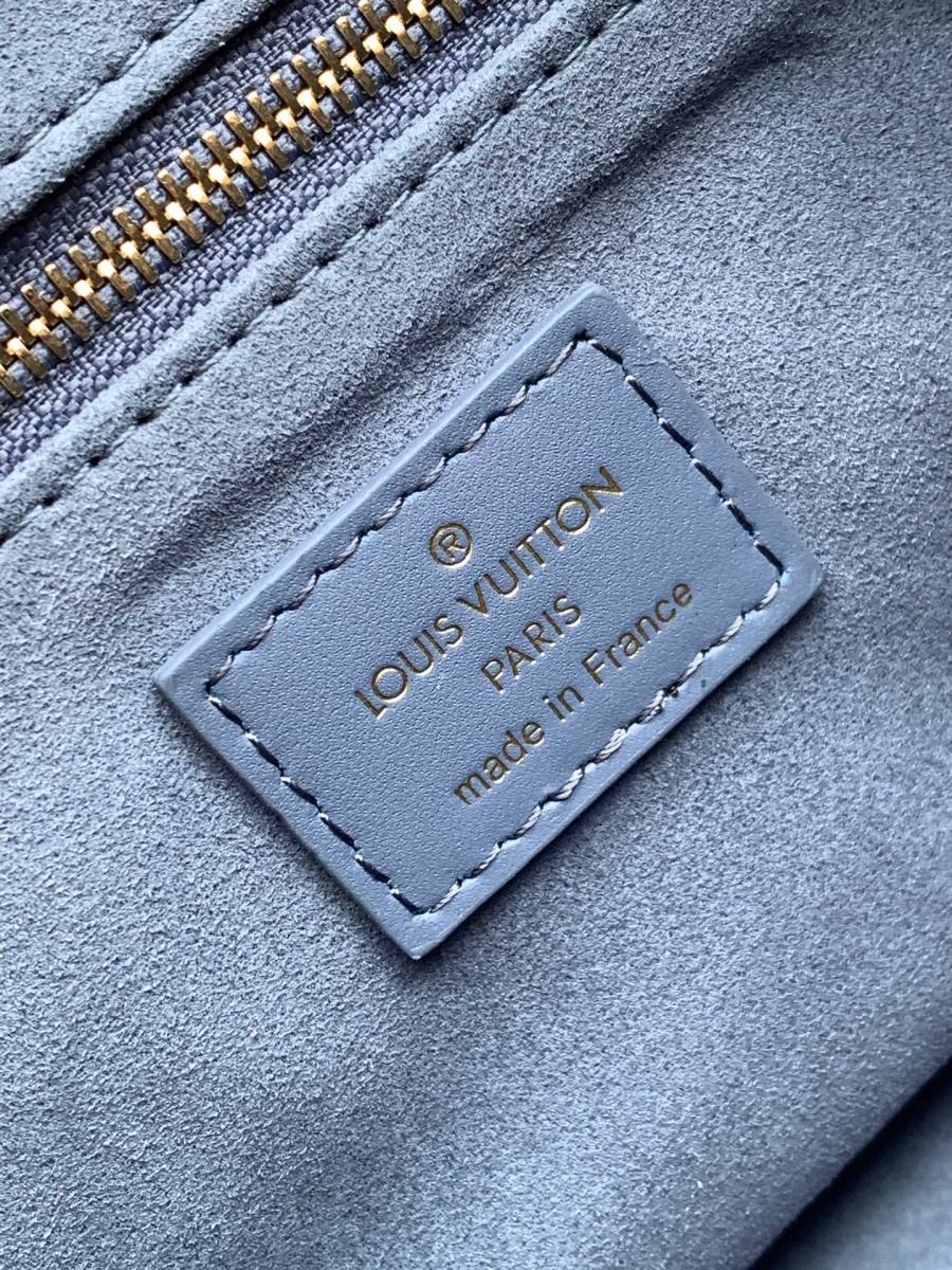 Louis Vuitton Handbag M46833 9D42