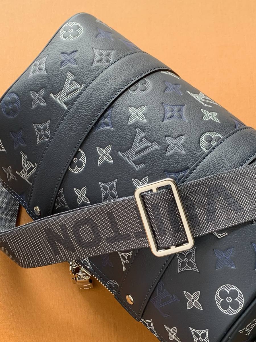 Louis Vuitton Keepall M28617 907F