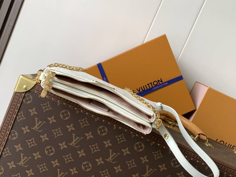 Louis Vuitton Liv Pochette M27741 21 x 13 x 4 FAED