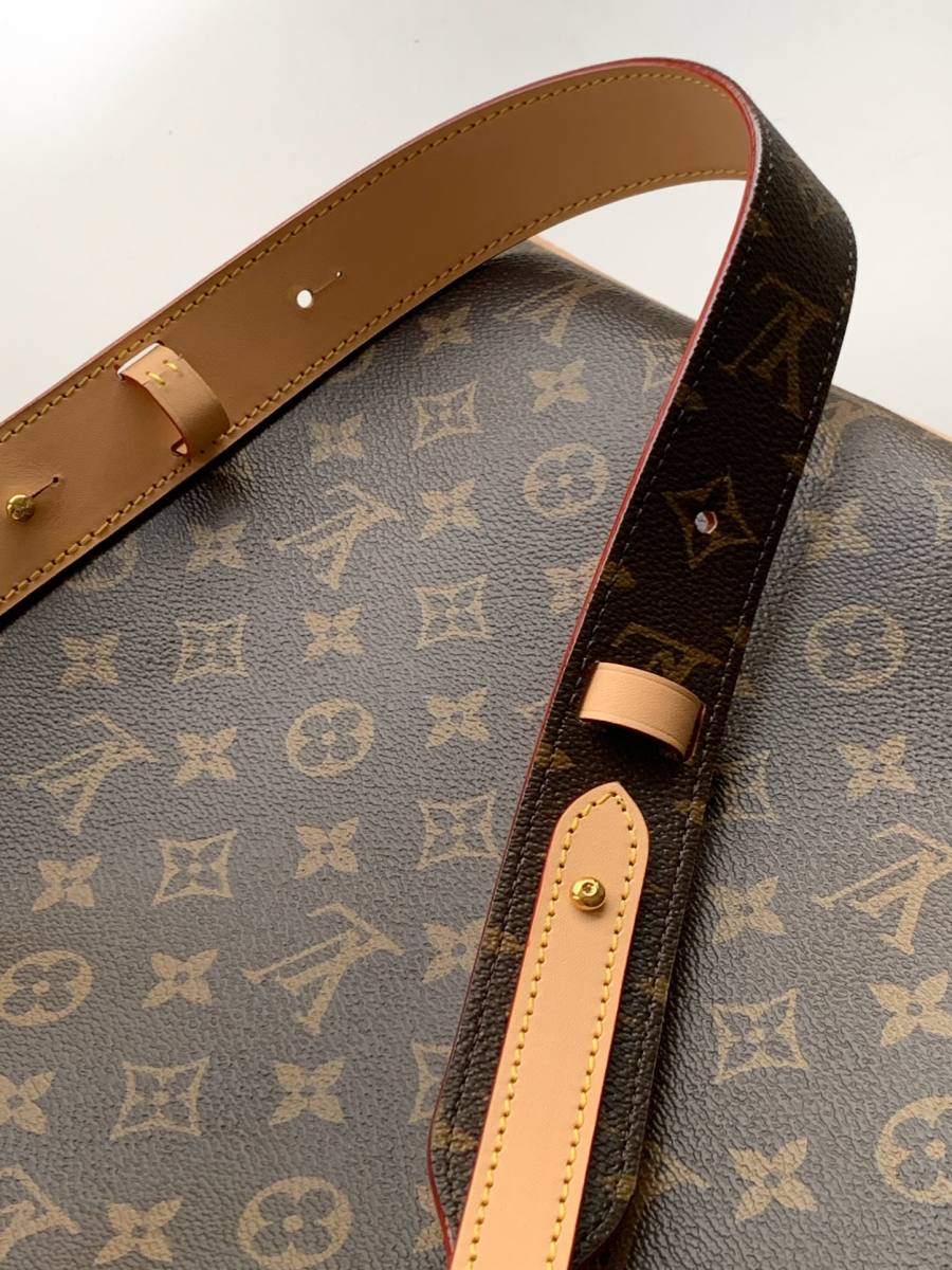 Louis Vuitton Lockit MM M26494 30 x 22 x 12 550B
