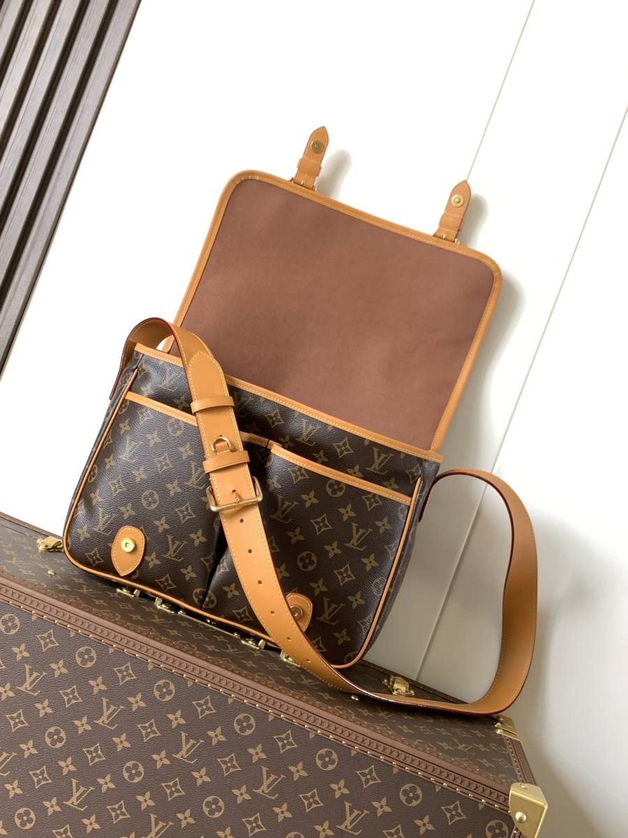 Louis Vuitton Messenger M14723 9C79