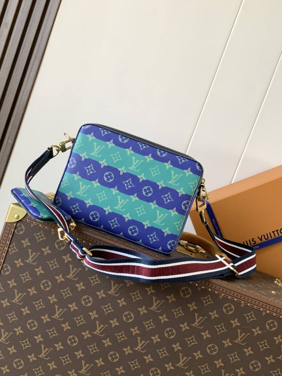 Louis Vuitton Messenger M26026 2ACF