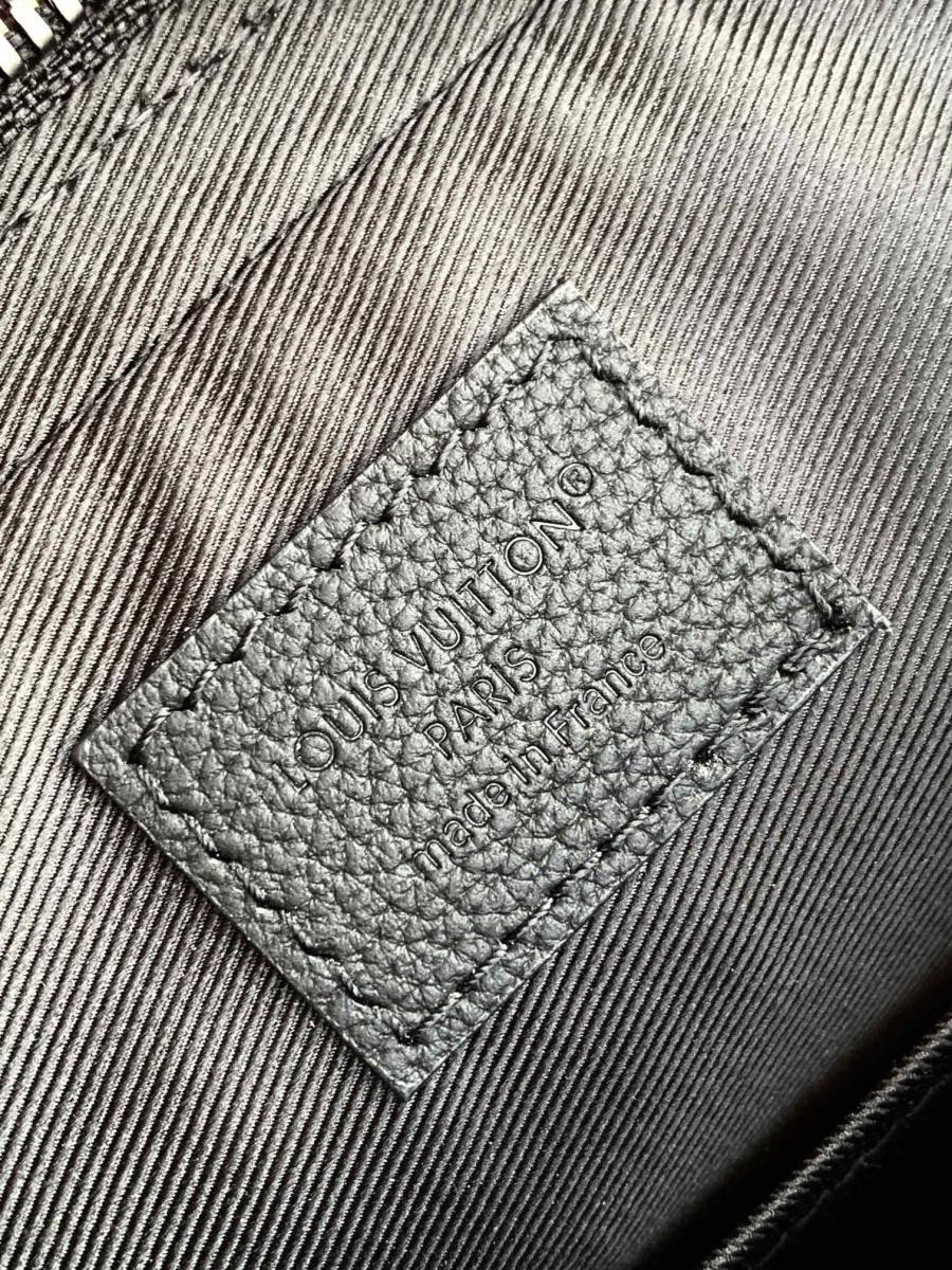 Louis Vuitton Messenger M26713 5DBC