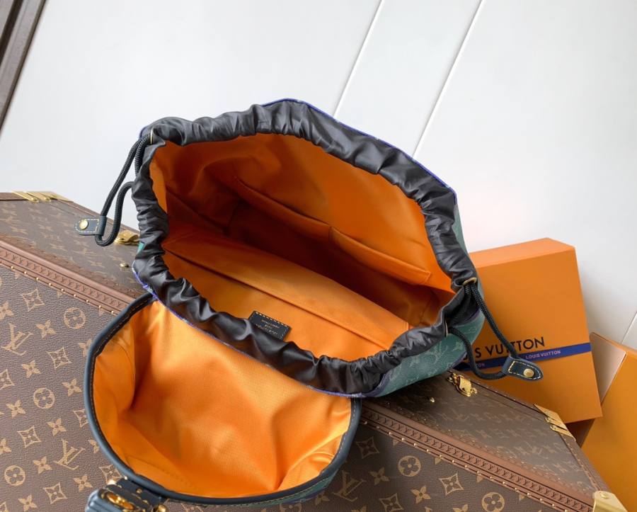 Louis Vuitton Montsouris Cargo Backpack M14015 29 x 38 x 15 EDD8