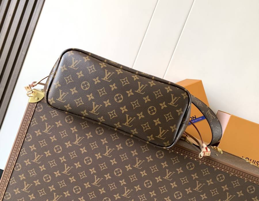 Louis Vuitton Neverfull MM M28407 32 x 29 x 17 BE32